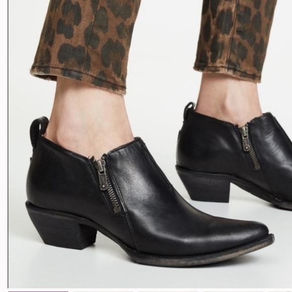 Frye Sacha Moto Shootie Black
Leather Ankle Boots Size 6.5 B - Picture 3 of 14